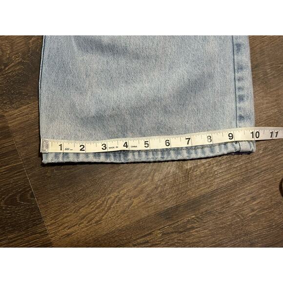 Flying Monkey Vintage Women's Dad Jean- SIZE 29 X34 Flared Distressed Lightwash - Picture 7 of 9